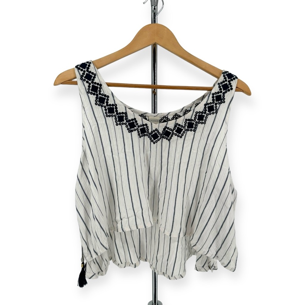 L’Space Bridget Embroidered White Top Cropped size Medium NWT Tassel